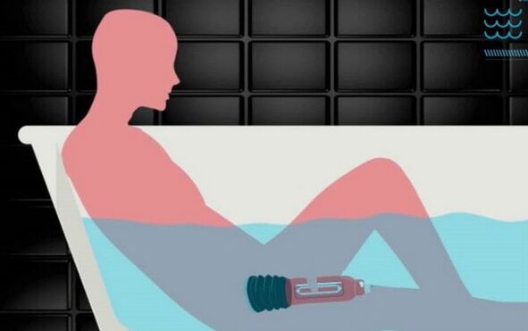 男性使用水泵促进阴茎生长